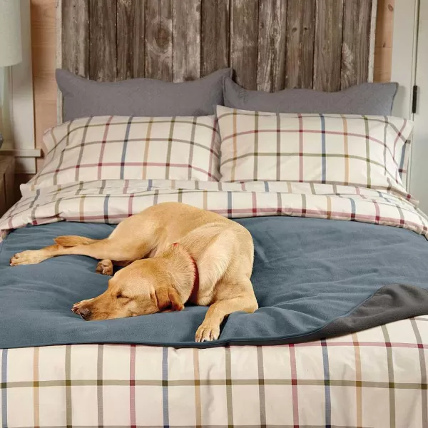 Orvis Dog-Proof Fleece Throw | Throw Blankets